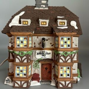 Sir John Falstaff Inn Holiday Decor